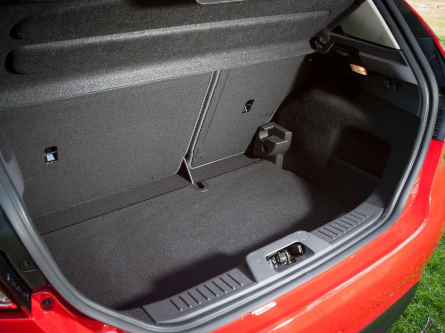 Багажник Ford Fiesta Zetec S Red 2014 года  (UK) (фото 19 из 26)